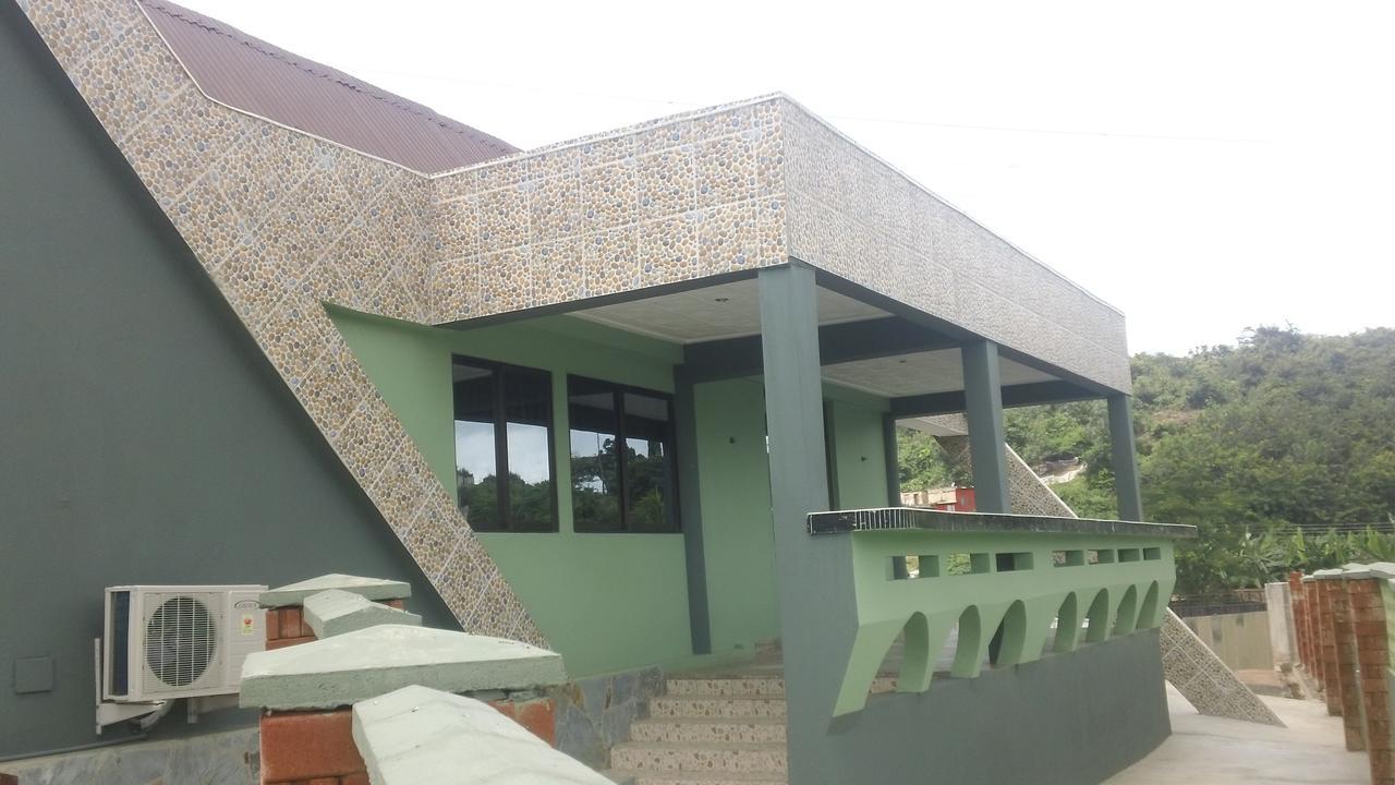 Yamoransa Mama Lee'S Lodge المظهر الخارجي الصورة